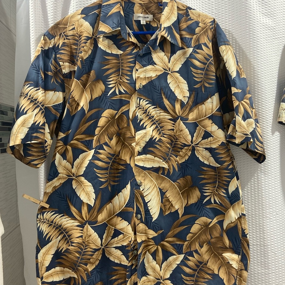Men’s large Hawaiian print shirt